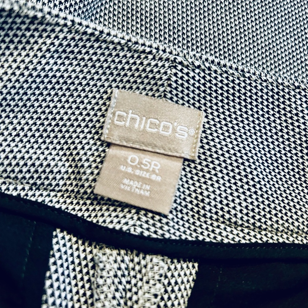 ⬇️Chico’s So Slimming Pant Size 0.5R (6) - Picture 7 of 9